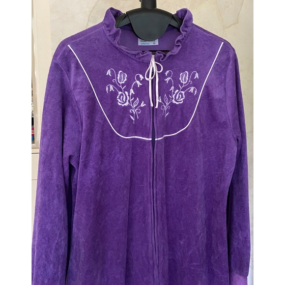 JCPenney misses velour robe - Picture 4 of 5